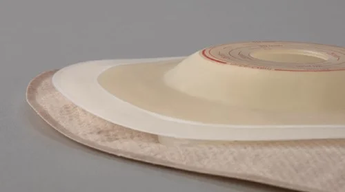 une plaque blanche avec un design rouge et blanc dessus